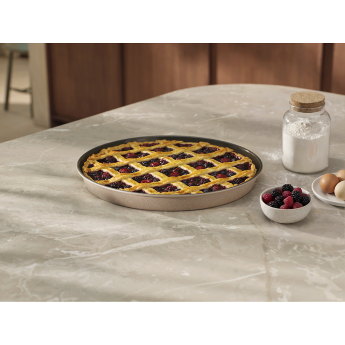 Easy2Clean Round Pie Tin for baking with non-stick ease.