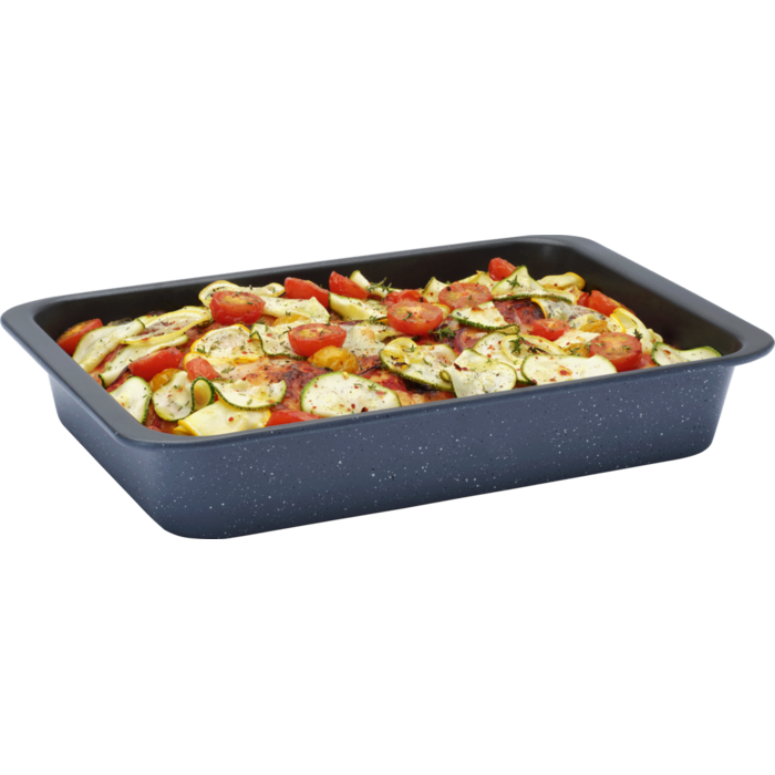 Product in use, tray fileld with pan pizza