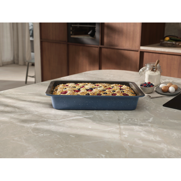 Non-stick Easy2Clean Rectangular Medium Pan.