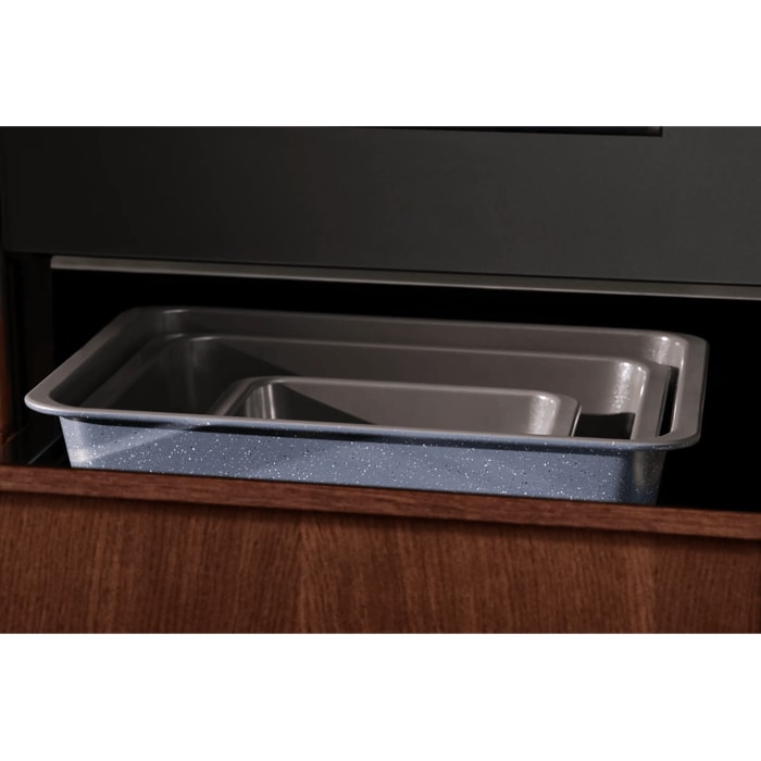 Image showign storage possibilities of stackign trays