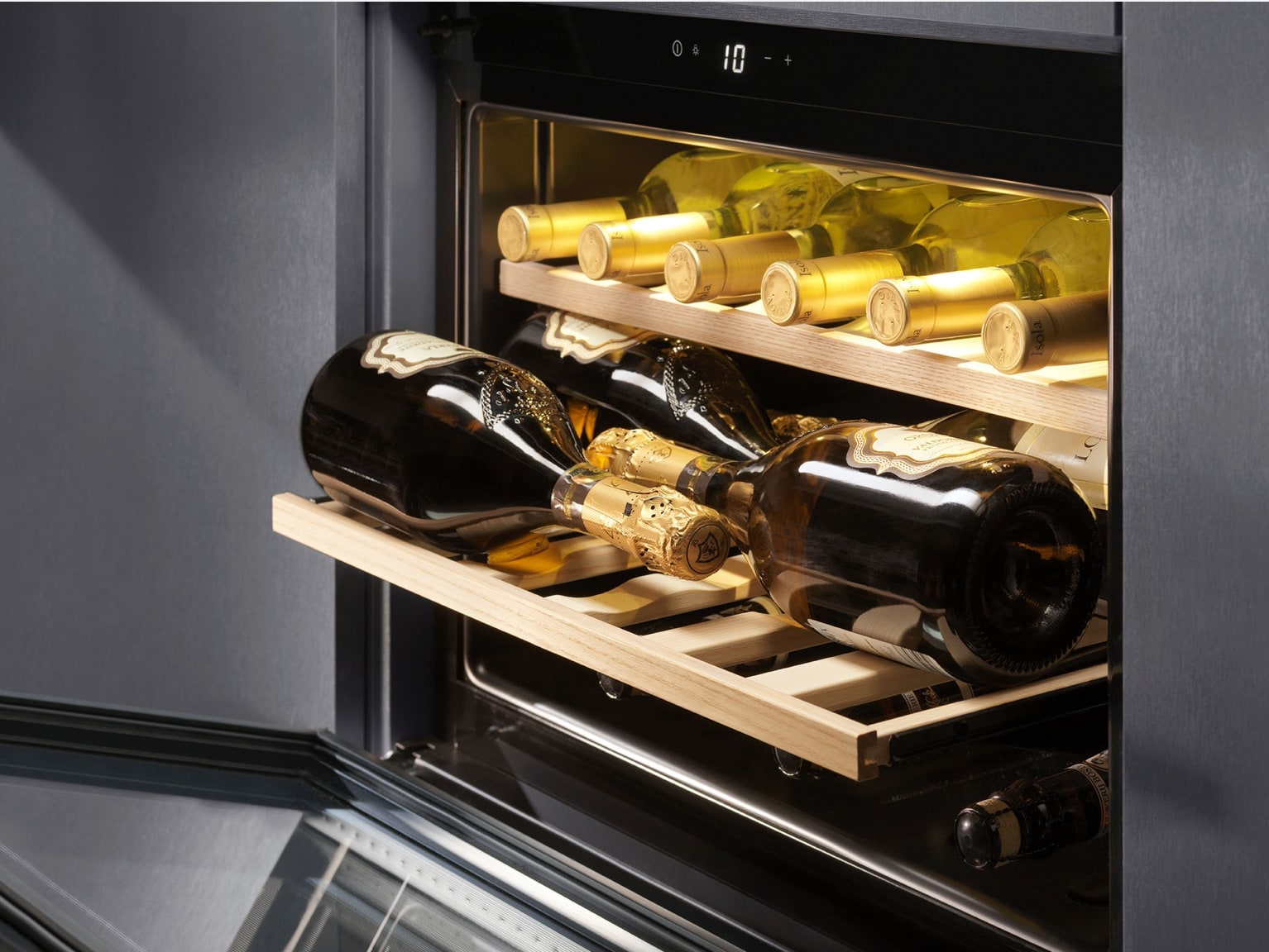 Perfekt temperierter Wein für Ihren Genuss Weinkühler Electrolux