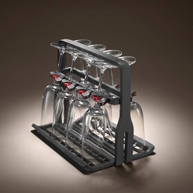 Le panier à verres Electrolux avec 8 flutes à champagne