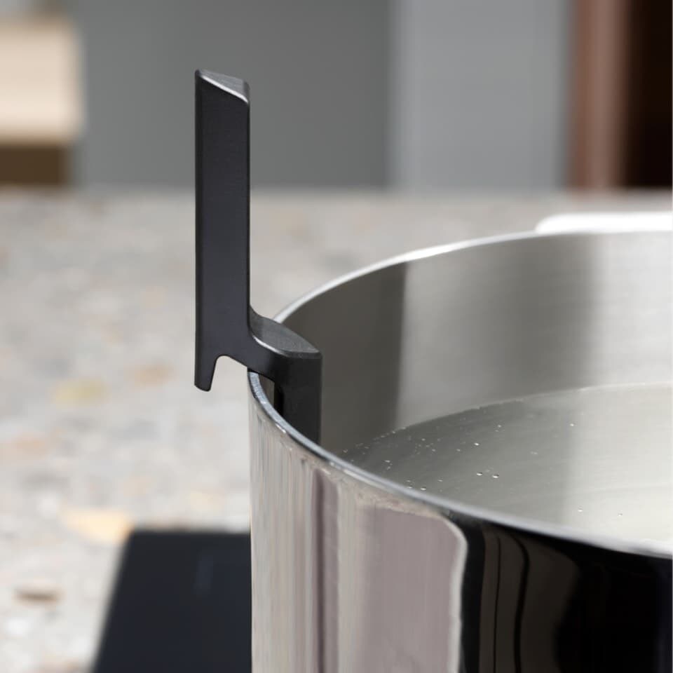 Pot avec le thermomètre alimentaire SensePro™ Pot avec le thermomètre alimentaire SensePro™