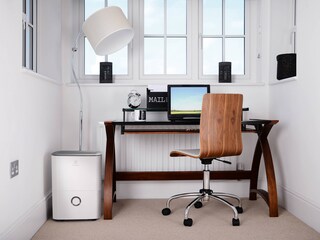 Der intelligente Entfeuchter macht Ihr Büro zu Hause zu einem frischen Arbeitsplatz