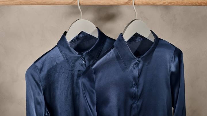 Seideblusen in einer Garderobe
