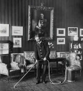 Le premier aspirateur Lux I en 1912
