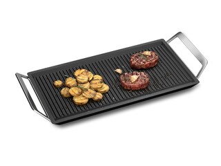De l'agneau et des carottes grillés sur le gril de plancha Electrolux